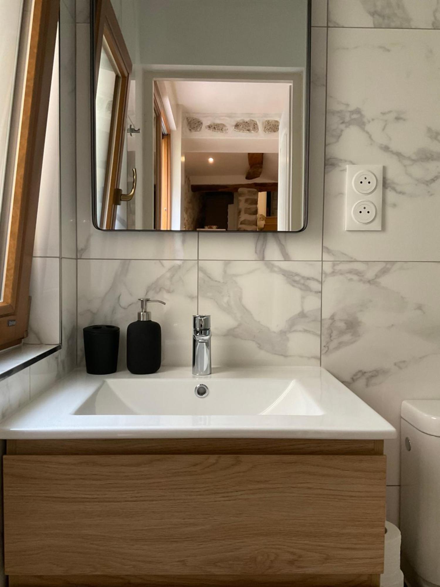 Zofia Appartements - Appartement Avec Cour Privee #1 มูสติเยร์-แซ็งต์-มารี ภายนอก รูปภาพ